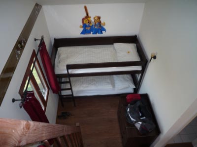 legoland-park-d3-feriendorf-ritter-zimmer-kajuttenbett-unten