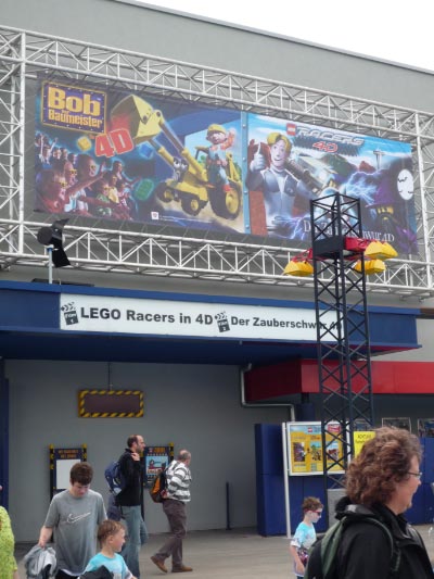 legoland-park-j1-maedchen-3d-4d-kino-eingang