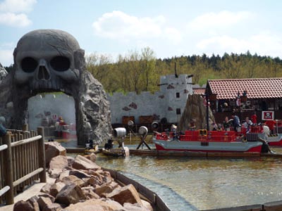 legoland-park-k6-jungs-piraten-wasserschlacht-nass